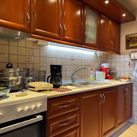 George House Тасос